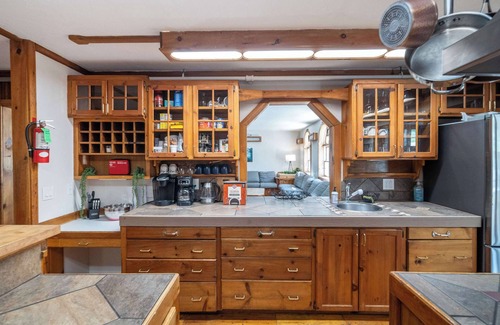 West Dover Villa | The Rosewood House Indoor-pool-Spa-Sauna & More