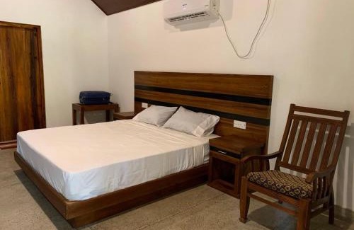 Mankadawala Hotel | The Royal Lake Cabanas