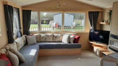 Crowle Other | The Salsa, 38 Sunset View