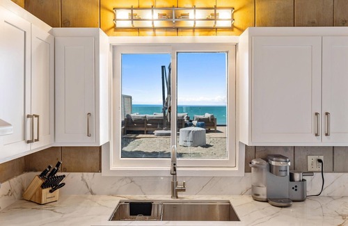 Capistrano Beach House | The Sandbox - Vintage Beachfront Bungalow on private beach with air conditioning