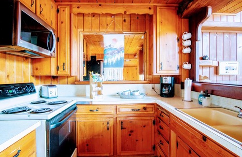 Ponderosa Ski Chalet | The Sequoian - Sequoia Monument, Trail of 100 Giants, Kern/Tule rivers
