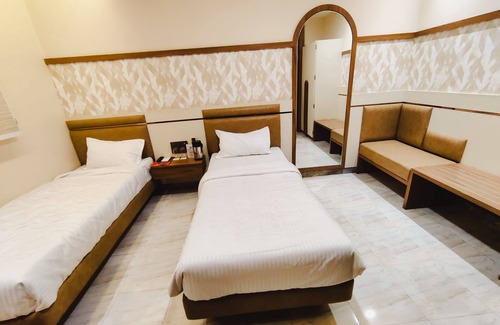 Gwalior Hotel | The Shah Imperial