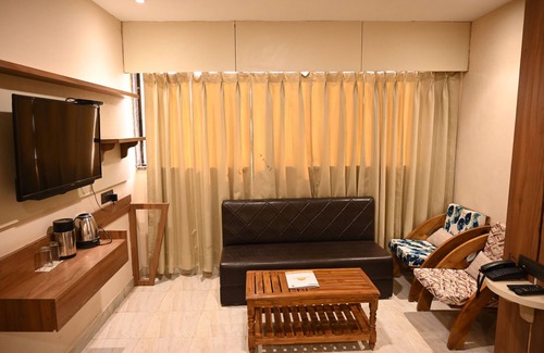 Gwalior Hotel | The Shah Imperial