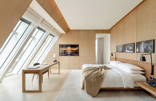 Downtown Shanghai Hotel | The Shanghai EDITION