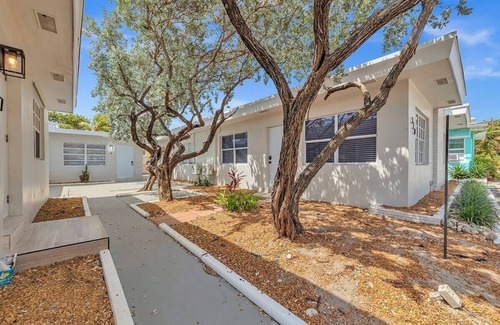 North Beach Apartment | The Shell on Walnut Studio With Bath Hollywood Beach Free Parking