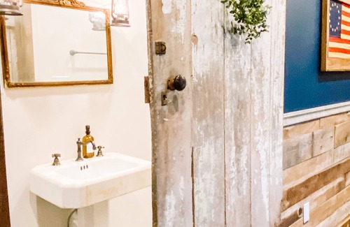Lynchburg Other | The Silos at Promise Manor "Duke". Farm stay mins from historic Lynchburg, TN.