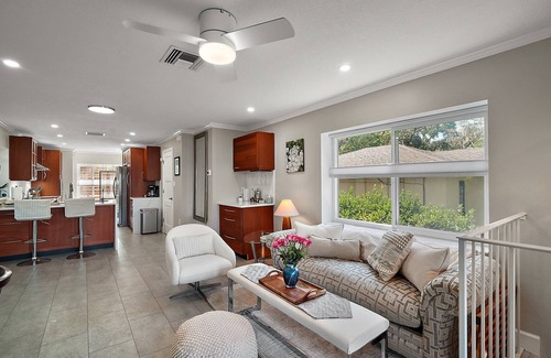 Mount Dora House | "The Skinny" on Lake Gertrude! B2G1 night free in July!