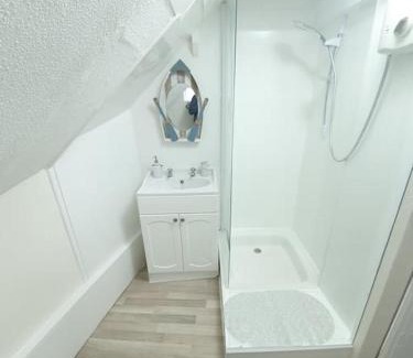 Stratton Apartment | The Snug at Bay House