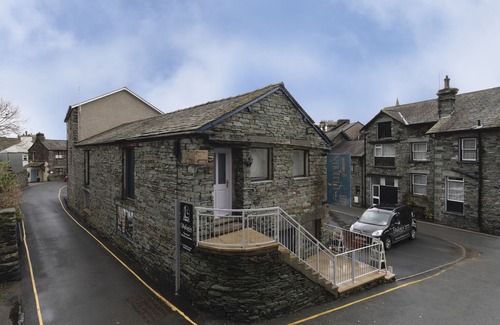 Ambleside Apartment | The Sorting Office - Spacious Modern Home With Parking in Central Ambleside