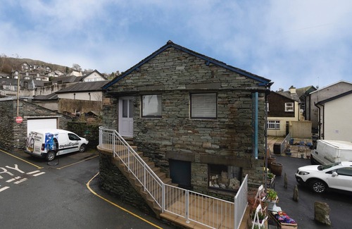 Ambleside Apartment | The Sorting Office - Spacious Modern Home With Parking in Central Ambleside