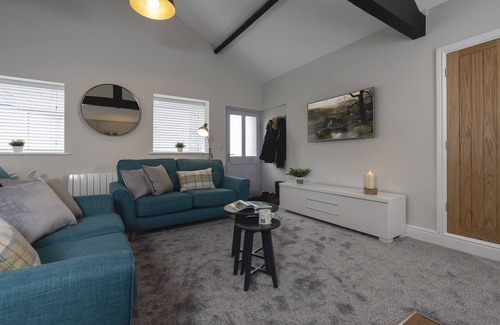 Ambleside Apartment | The Sorting Office - Spacious Modern Home With Parking in Central Ambleside