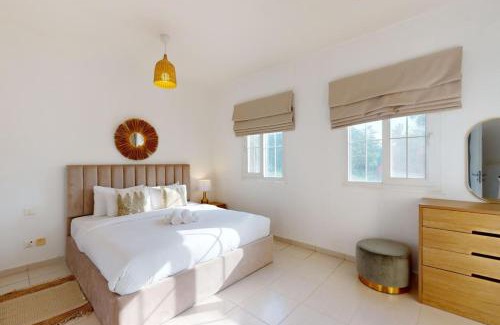 Emirates Hills House | The Springs - Tranquil Two Bedroom Villa