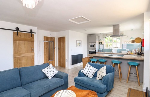 Brighstone Cottage | THE STABLES, pet friendly, with a garden in Brighstone