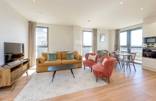 Tottenham Hale Apartment | The Stylish Nest in London