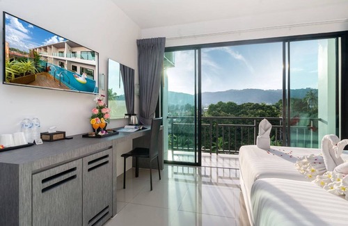 Chalong Hotel | The Thames Pool Access Resort SHA+