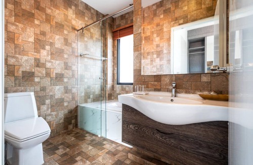 Chalong Hotel | The Thames Pool Access Resort SHA+