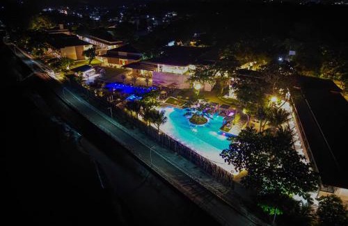 Luzon Resort | The Tropics at MacArthur Park