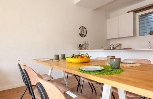 Historic Centre Apartment | The Two Lions @Lords' Square.
