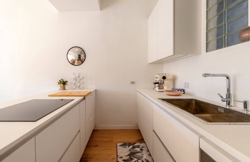 Historic Centre Apartment | The Two Lions @Lords' Square.