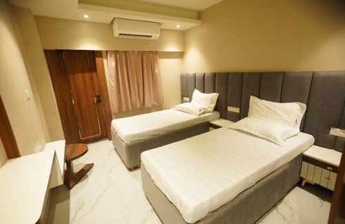 Kolkata Hotel | The Universe - Hotels & Banquets