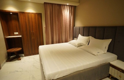 Kolkata Hotel | The Universe - Hotels & Banquets