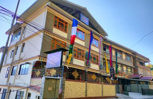 Gangtok Hotel | The Valley Vista Resort Gangtok with Mountain View