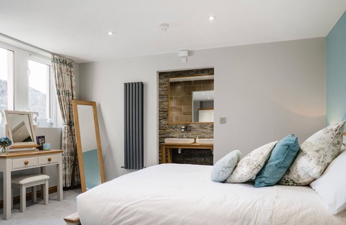 Honley House | The Venue Serviced Apartments