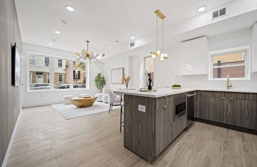 The Heights Apartment | The View – 20 Min to NYC