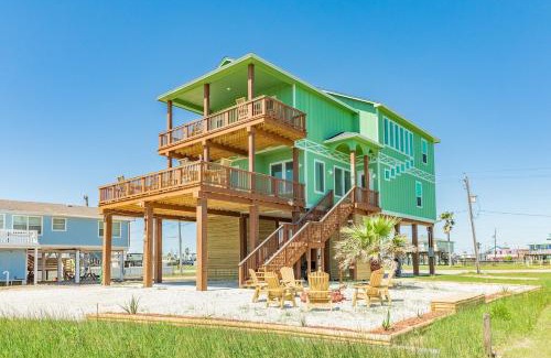 Surfside Beach House | The Views - Big Groups Welcome - Easy Beach Access