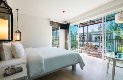 Khuekkhak Hotel | The Waters Khao Lak by Katathani