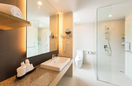 Khuekkhak Hotel | The Waters Khao Lak by Katathani