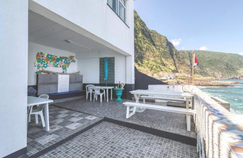 Sao Vicente Hostel | The Waves Hostel