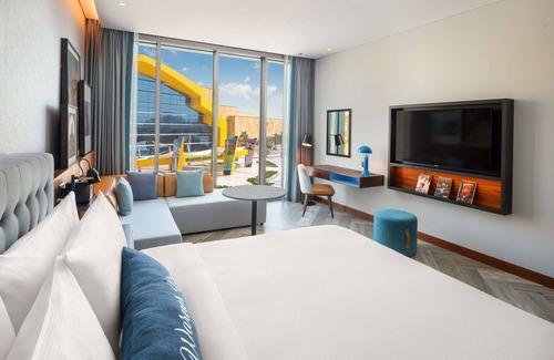 Abu Dhabi Resort | The WB Abu Dhabi, Curio Collection by Hilton