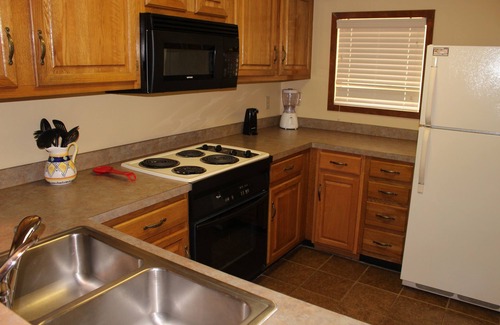 Lake Hamilton Apartment | The Wharf Resort