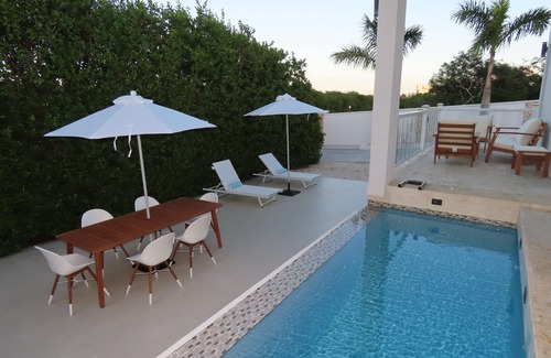 The Bight House | The White House TCI Guest House