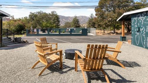 Three Rivers House | The Whitney- Sequoia Motel RM7
