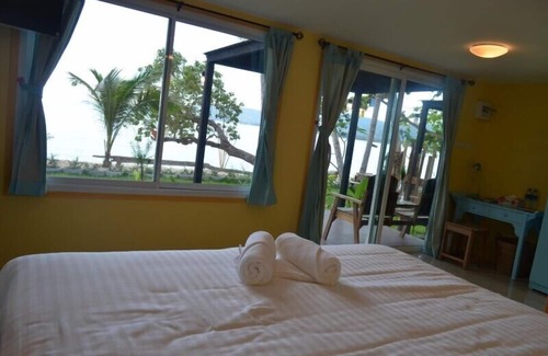 Lipa Noi Resort | Think & Retro Cafe Lipa Noi Samui