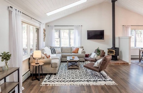 Buena Vista Cabin | This cabin is a 3 bedroom(s), 2 bathrooms, located in Buena Vista, CO.