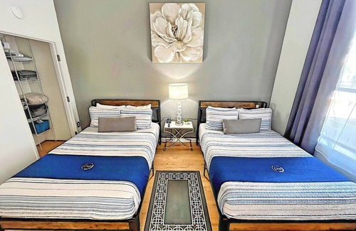Gaslamp Quarter Hotel | This hotel is a 2 bedroom(s), 1 bathrooms, located in San Diego, CA.
