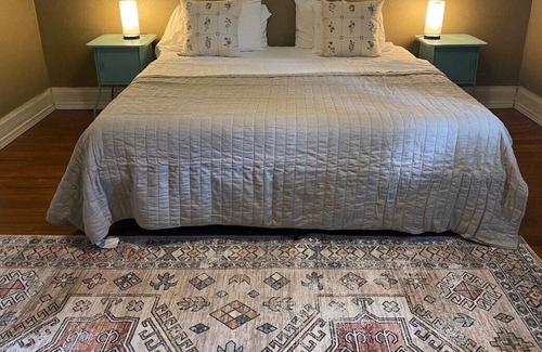 Whittier House | This house is a 2 bedroom(s), 2 bathrooms, located in Denver, CO.