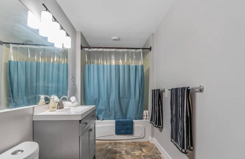 West Kelowna Estates House | This house is a 3 bedroom(s), 3 bathrooms, located in West Kelowna, BC.