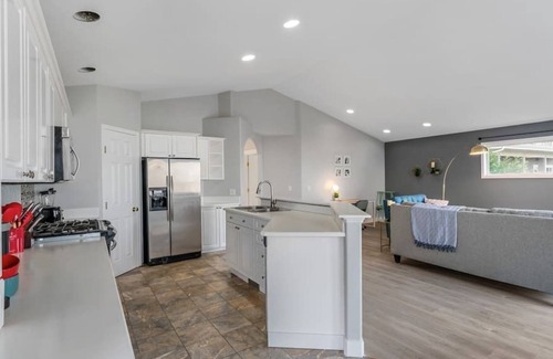 West Kelowna Estates House | This house is a 3 bedroom(s), 3 bathrooms, located in West Kelowna, BC.