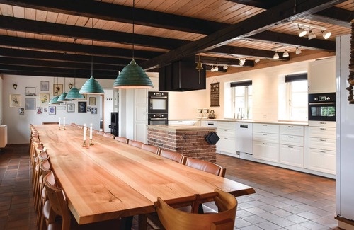 Klegod House | This impressive beach farm is situated with a panorama of Ringkøbing Fjord.
