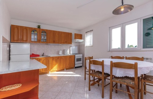 Raslina Apartment | This practical and lovingly furnished apartment is located in the small village Raslina.