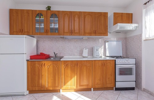 Raslina Apartment | This practical and lovingly furnished apartment is located in the small village Raslina.