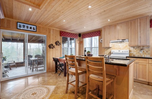 Rosseau House | This pretty oasis is tucked away in Beley Bay on historic Lake Rosseau.