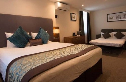 Heathrow Villages Hotel | Thistle London Heathrow Terminal 5
