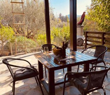 Archangelos House | Thomas house