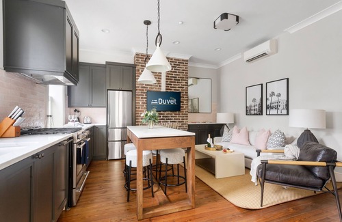 Cannonborough Elliotborough Apartment | Thomas Waring House Suite B|Heritage Award-Winning