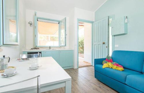 Piombino Apartment | THR - ISA-Appartament Charme, 4 beds, air conditioning and private outdoor area in Village with 6 swimming-pools, only 1 km from the beach